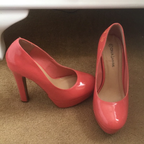 Shoes - Pink pumps size 7